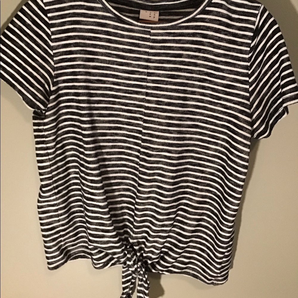 Tie front top